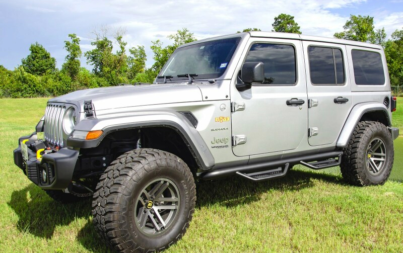 NAW-NFAB-Podium-nerf-bar-jeep